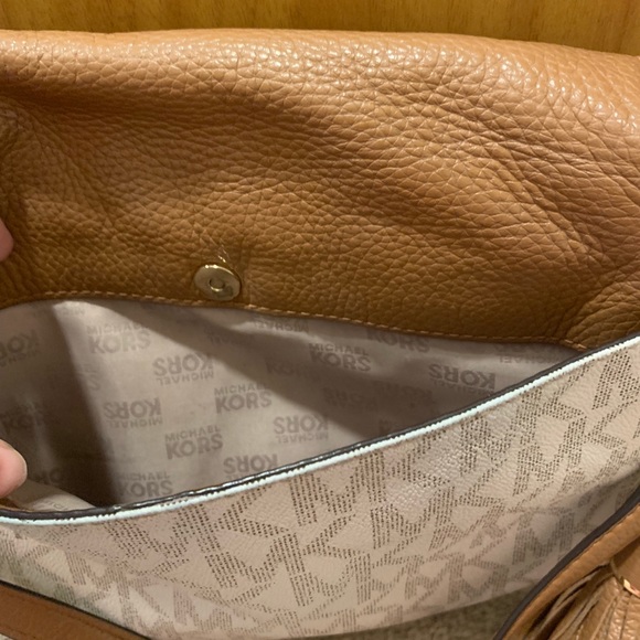 SOLD‼️Authentic Michael Kors crossbody - Picture 5 of 8